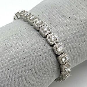 925 Silver, 11.5CTW Ice Cube Moissanite Bracelet - 8.5